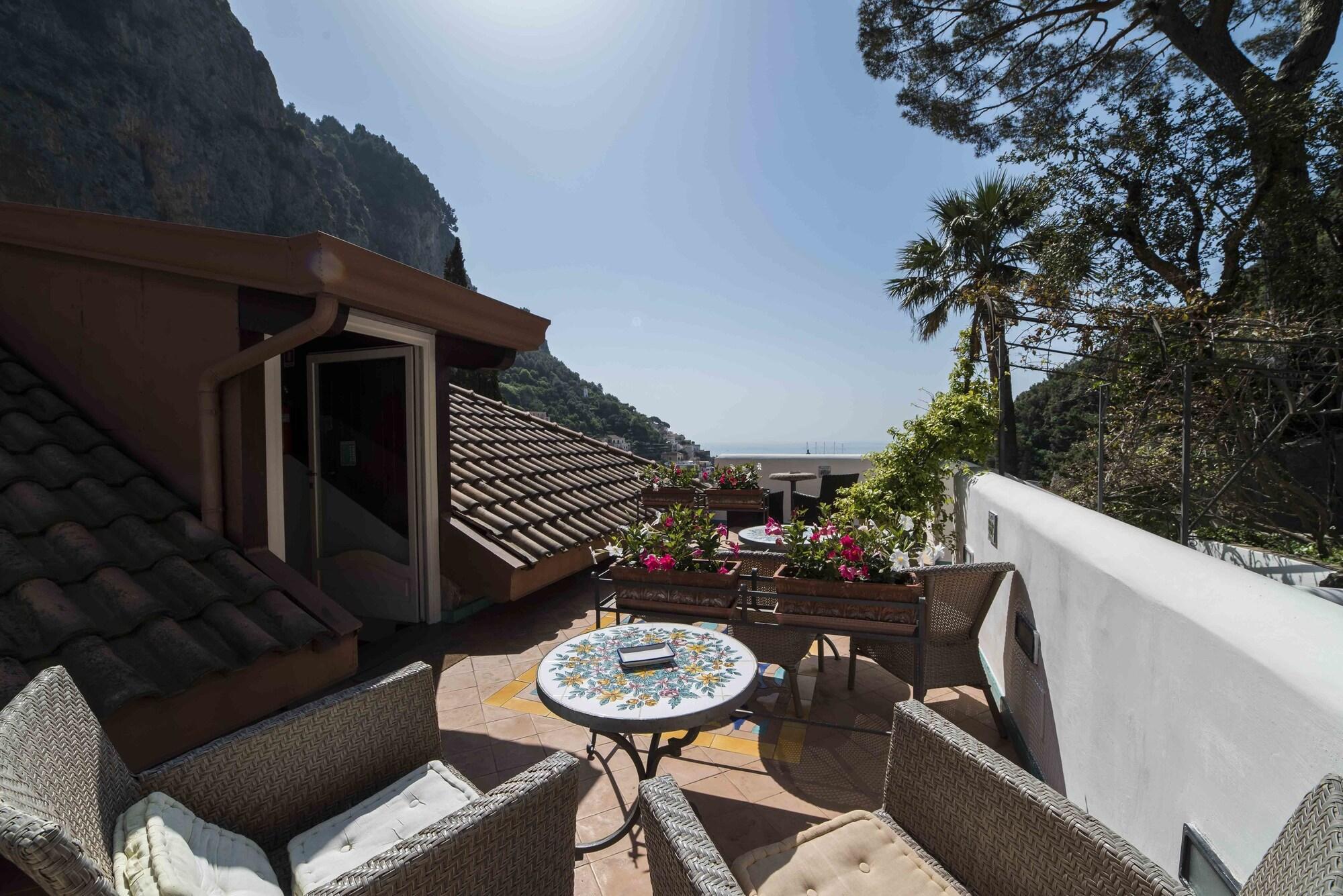Hotel Villa Annalara Charme And Relax Amalfi Exterior photo