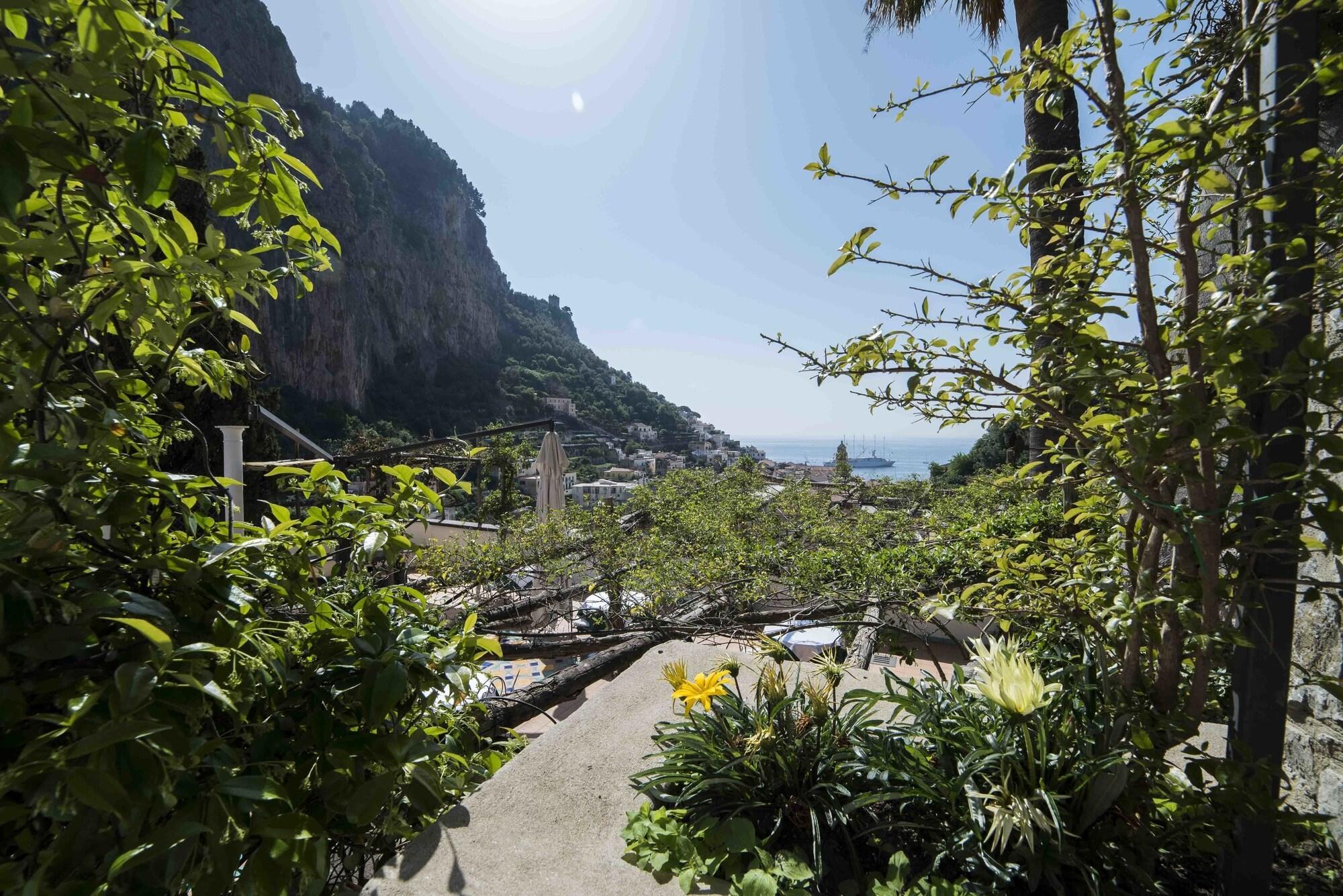 Hotel Villa Annalara Charme And Relax Amalfi Exterior photo